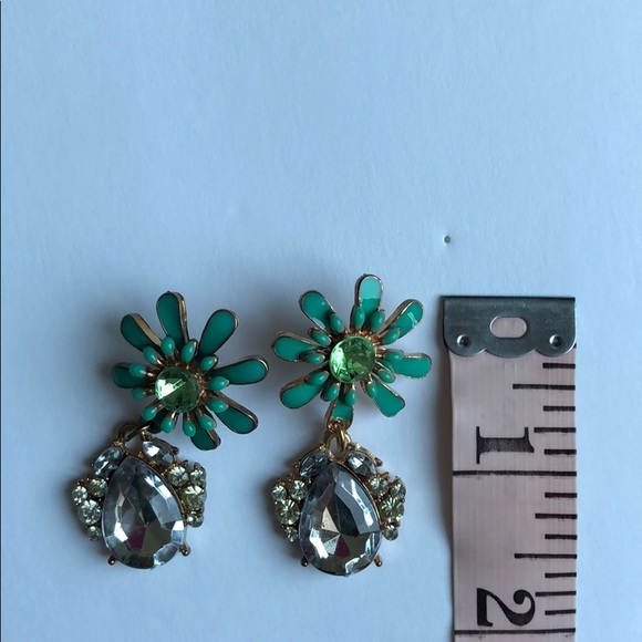 NWOT flower stud dangle drop earrings - Picture 2 of 4